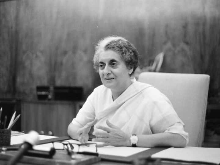After Emergency Indira Gandhi Arrested by Morarji Desai Government and Know About 4 october History आज ही के दिन इंदिरा गांधी की हुई थी गिरफ्तारी, जिसने बदल दी थी कांग्रेस की किस्मत!