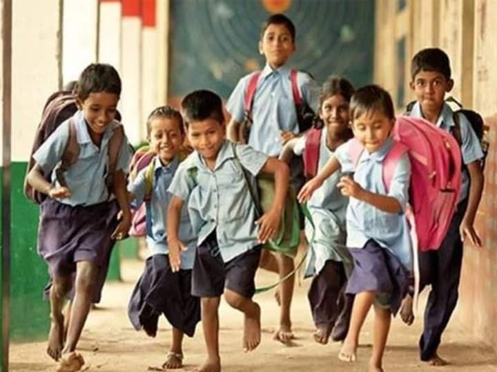 Vijayadashami 2022 LKG UKG 1st Standard Admission TN Govt School Conducted on October 6th - Education Department Order Vijayadashami 2022: விஜயதசமி நாளில் அரசுப்பள்ளியில் மாணவர் சேரக்கை..! நாளை ஆசிரியர்கள் பள்ளிக்கு வர உத்தரவு..