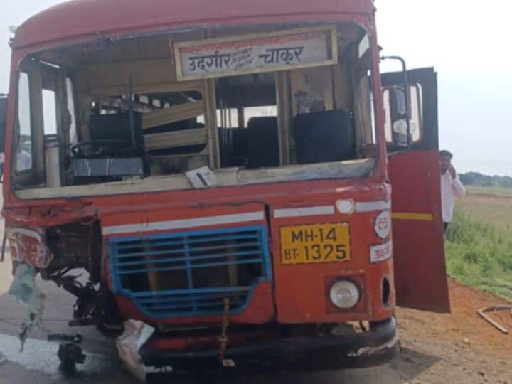 Latur Accident involving ST bus and car near Lohara Five killed one injured marathi news Latur Accident : लातूर-उदगीर मार्गावर लोहाऱ्याजवळ एसटी आणि कारचा भीषण अपघात; देवदर्शनासाठी गेलेले पाच ठार, एक जखमी