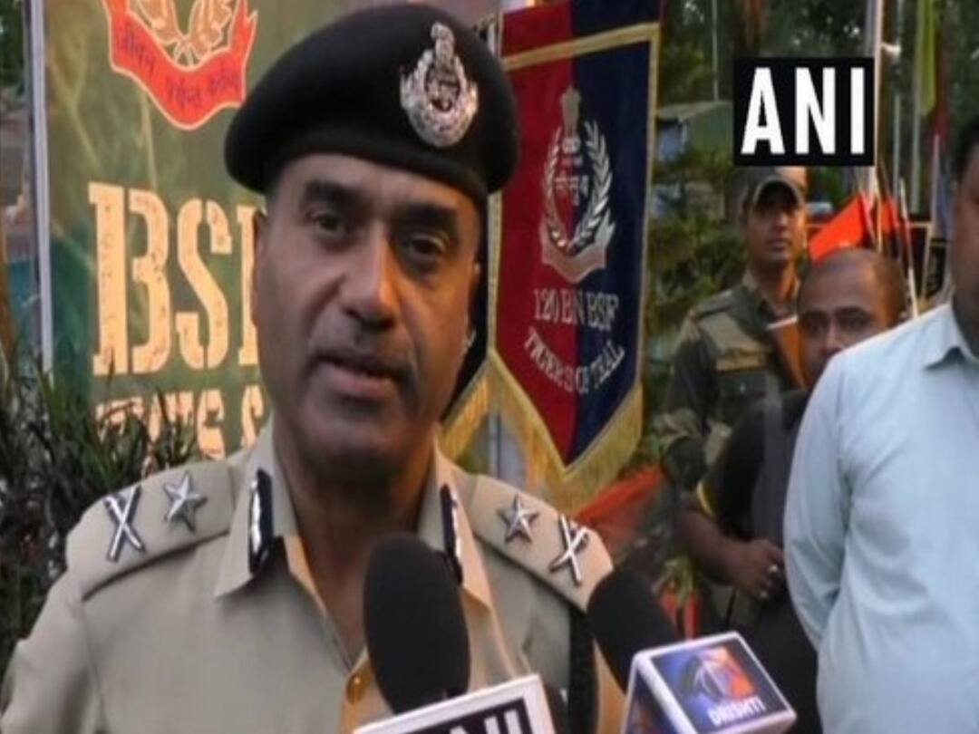 J&K DGP Murder: జమ్మూకాశ్మీర్ డీజీ దారుణ హత్య - కేంద్ర మంత్రి అమిత్ షాకు గిఫ్ట్ అని ఉగ్రసంస్థ ప్రకటన Director General of Jammu and Kashmir Prisons Hemant Lohia murdered at his residence in Jammu Police J&K DGP Murder: జమ్మూకాశ్మీర్ డీజీ దారుణ హత్య - కేంద్ర మంత్రి అమిత్ షాకు గిఫ్ట్ అని ఉగ్రసంస్థ ప్రకటన