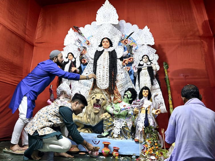 Durga Puja 2022 Festivities Contributing To Transactions Over Rs 40,000 Cr, Employing 3 Lakh People: Stakeholders