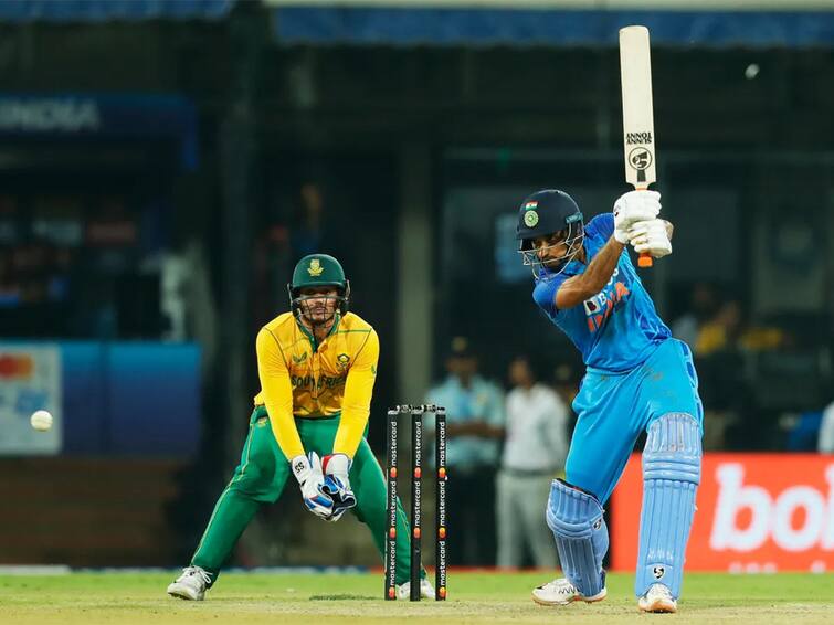 IND vs SA 3rd T20 Match Highlights South Africa Won by 49 Runs against India Holkar Stadium Dinesh Karthik 46 Runs off 21 IND vs SA 3rd T20 : ব্যাটিং বিপর্যয় ভারতের, ৪৯ রানে শেষ টি ২০তে হার