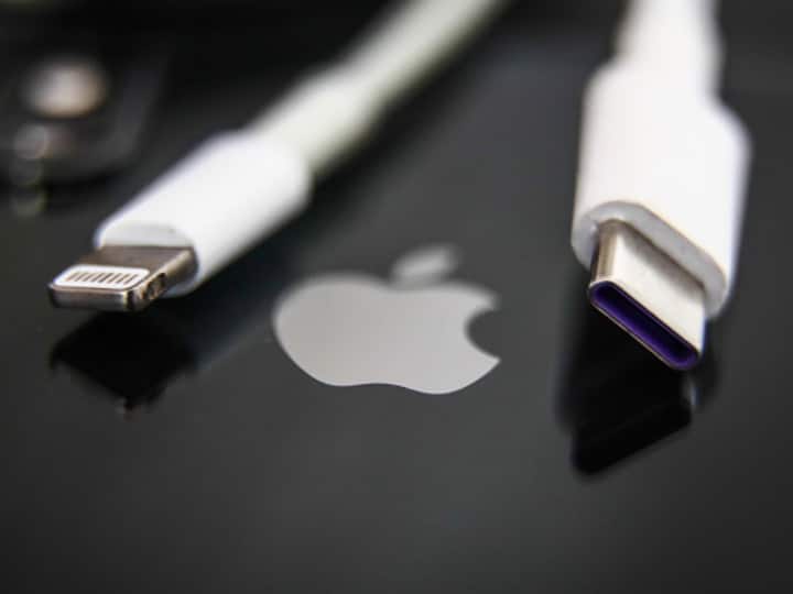 European Union Passes Law To Make USB Type-C As Universal Charger small electronics apple iphone lightning port charging European Union Passes Law To Make USB Type-C As Universal Charger. Will It Force Apple To Kill Lightning Port?