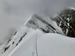 Avalanche in Uttarkashi: 14 हजार फीट की ऊंचाई पर हिमस्खलन, 4 की मौत, 16 पर्वतारोहियों की अब भी तलाश, सामने आईं तस्वीरें