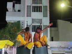 Navratri 2022 : અમદાવાદના ગરબામાં ભૂલભુલૈયાનાં 'પંડિત'ની સાયકલ પર એન્ટ્રી, જુઓ કેવા સર્જાયા દ્રશ્યો