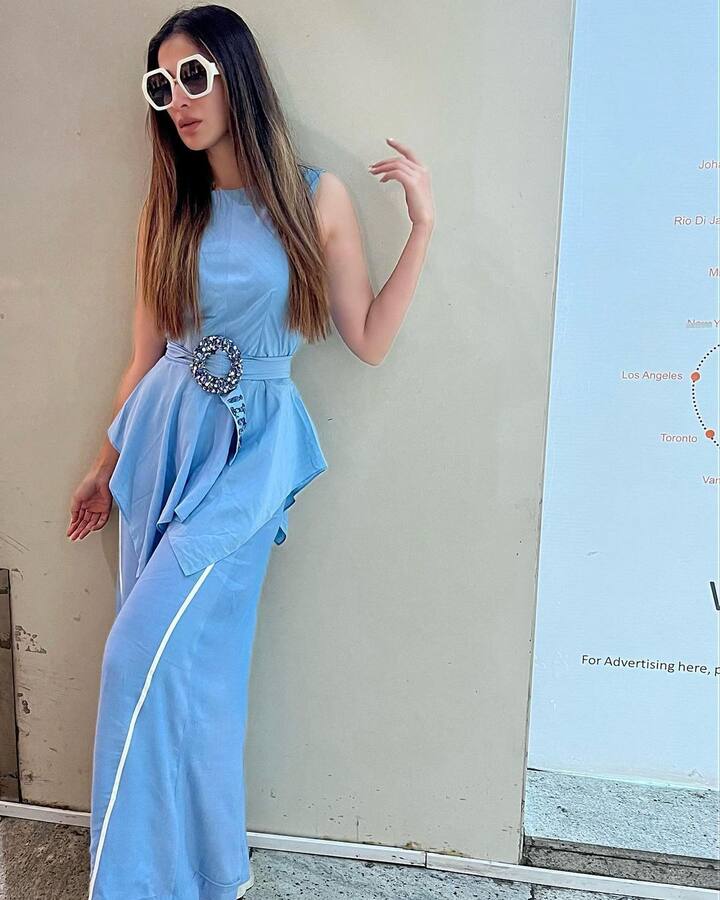 வெள்ளை பம்பரம் மெல்ல சுத்துதே