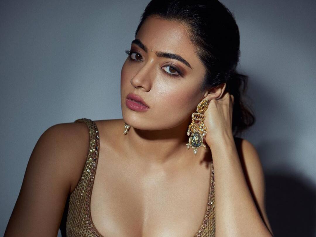 Rashmika Mandanna calls trolling for kiss with Vijay Deverakonda in Dear Comrade 'painful': I would cry myself to bed Rashmika Mandanna: ఆ ముద్దు సీన్‌పై ట్రోల్స్, వెక్కి వెక్కి ఏడ్చాను: రష్మిక మందన్నా