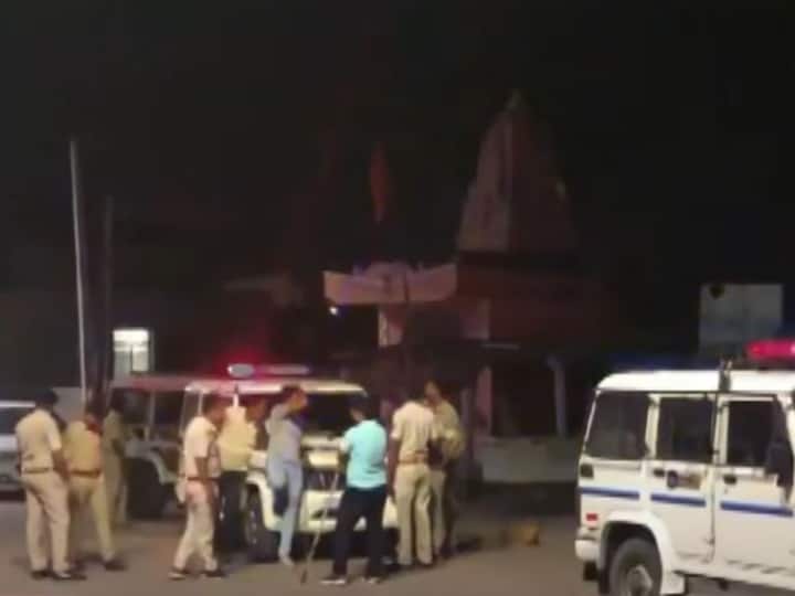 Tension prevails after stone pelting between two groups in Vadodara Gujarat heavy police force deployed many people detained गुजरात: वडोदरा के सांवली में सांप्रदायिक झड़प के बाद तनाव का माहौल, 40 लोग गिरफ्तार