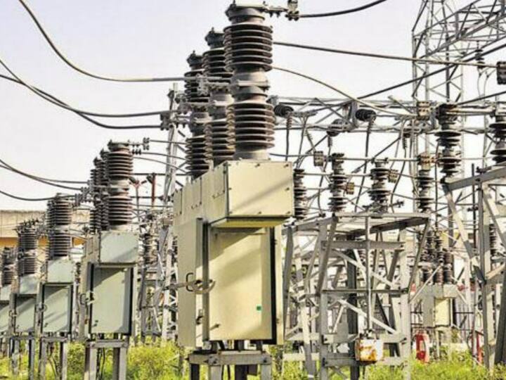 Uttar Pradesh Electricity department started KYC campaign in Noida Noida: बिजली उपभोक्ताओं के लिए अहम खबर, वक्त पर पूरी कर लें KYC की प्रक्रिया, नहीं तो झेलनी पड़ सकती है मुसीबत