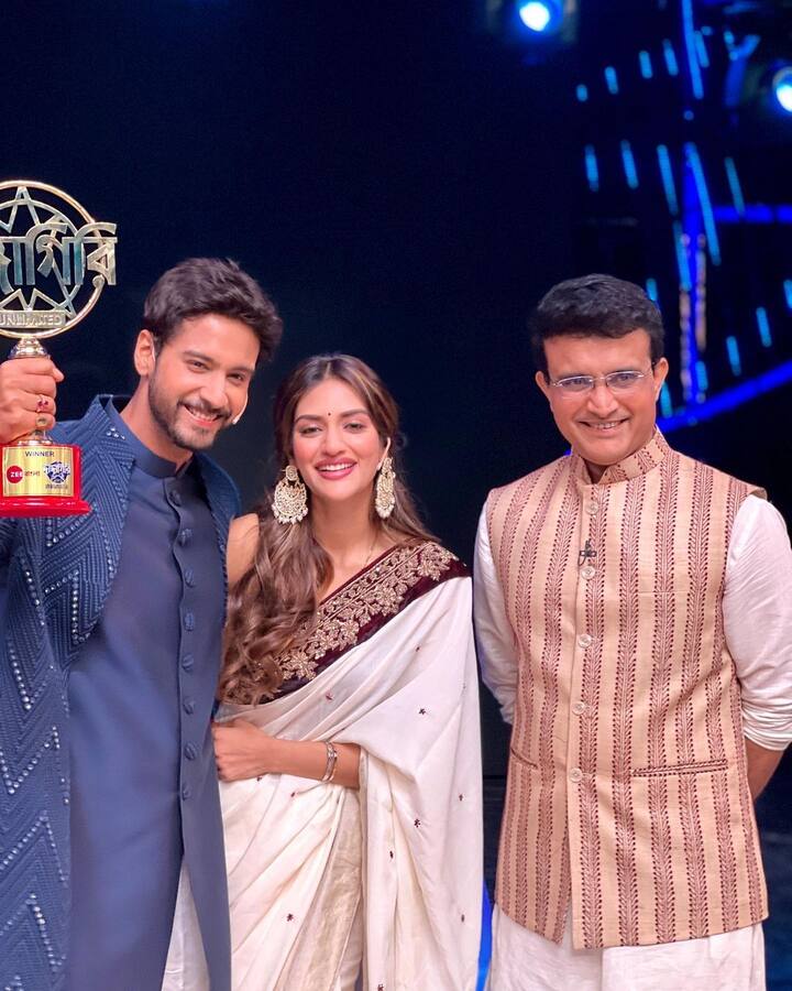 मात्र, आता तिने असे काही फोटो शेअर केले आहेत, ज्यावरून चाहते नजर हटवू शकत नाहीयेत.