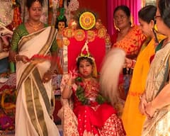 Kumari Pujo: মহানবমীতে সাড়ম্বরে কুমারী পুজো সার্বণ রায়চৌধুরীদের বড় বাড়িতে
