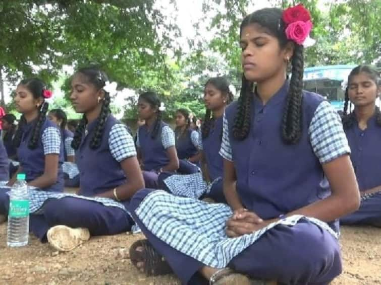 Dharmapuri school students travel to Azhiyar knowledge temple TNN பிரம்மஞான பயிற்சி.........தருமபுரி பள்ளி மாணவர்கள் ஆழியாறு அறிவு கோயிலுக்கு பயணம்..!