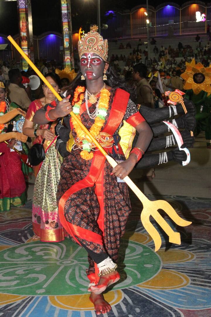 కాళికాదేవి వేషధారణ