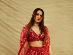 PHOTO: लाल छड़ी मैदान खड़ी... अभिनेत्री सोनाक्षी सिन्हाचा ग्लॅमरस लूक!