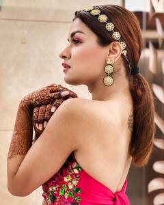 PHOTO : ‘तुम हुस्न परी...’ पाहा अवनीत कौरचा देसी अवतार!