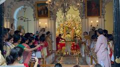 রাত পোহালেই বিচ্ছেদের বিজয়া, মহানবমীতে শেষ মুহূর্তের ব্যস্ততা জেলার বনেদি পুজোগুলোতে