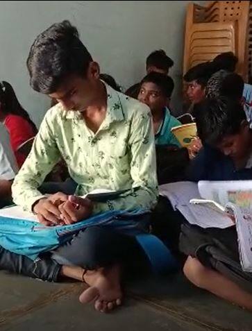 नदीतल्या बंधाऱ्यामुळं मोठ्या प्रमाणात पाणी, पूल बांधण्याची गावकऱ्यांची मागणी
