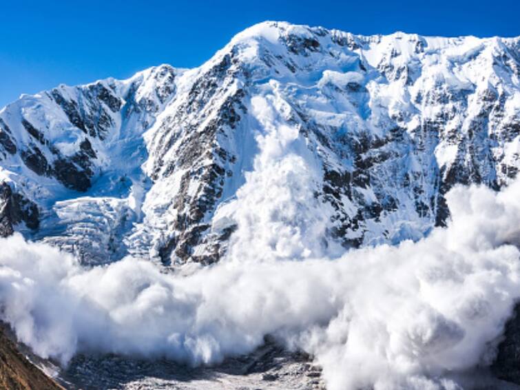 Uttarkashi Avalanche Accident Ten killed in avalanche in Uttarakhand's Uttarkashi district: Nehru Institute of Mountaineering Uttarkashi Avalanche Accident: ઉત્તરકાશીમાં થયેલી હિમસ્ખલની દુર્ઘટનામાં 10 લોકોનાં મોત, રેસ્ક્યુ શરુ