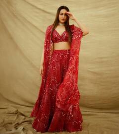 PHOTO: लाल छड़ी मैदान खड़ी... अभिनेत्री सोनाक्षी सिन्हाचा ग्लॅमरस लूक!