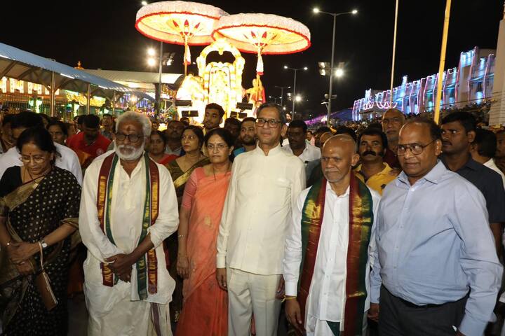 అశ్వ వాహన సేవలో పాల్గొన్న సుప్రీంకోర్టు మాజీ ప్రధాన న్యాయమూర్తి జస్టిస్ ఎన్వీ రమణ దంపతులు పాల్గొన్నారు. బ్రహ్మోత్సవాల్లో చివరి రోజైన బుధవారం ఉదయం 6 నుండి 9 గంటల వరకు శ్రీవారి పుష్కరిణిలో స్నపన తిరుమంజనం, చక్రస్నాన మహోత్సవం ఆలయ అర్చకులు శాస్త్రోక్తంగా నిర్వహించనున్నారు. రేపు రాత్రి ధ్వజావరోహణం కార్యక్రమంతో బ్రహ్మోత్సవాలు పరిసమాప్తం కానున్నాయి.