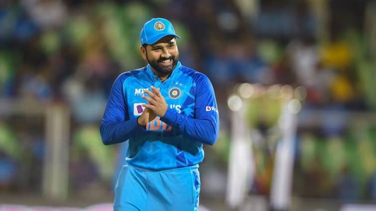 IND Vs SA, 2nd T20: Rohit Sharma Was Giving Instructions To The Players Even When Blood Was Bleeding From His Nose IND Vs SA, 2nd T20: নাক থেকে ঝড়ছে রক্ত, তাও দায়িত্ব পালনে অনড় অধিনায়ক রোহিত