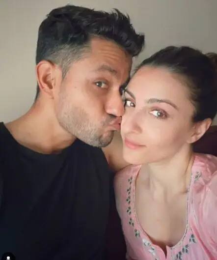 ਉਸਨੇ ਸ਼ਾਹਿਦ ਕਪੂਰ ਦੇ ਨਾਲ 'ਦਿਲ ਮੰਗੇ ਮੋਰ' ਨਾਲ ਆਪਣਾ ਬਾਲੀਵੁੱਡ ਡੈਬਿਊ ਕੀਤਾ ਅਤੇ ਰੰਗ ਦੇ ਬਸੰਤੀ, ਅਹਿਸਤਾ ਅਹਿਸਤਾ, ਸਾਹਬ ਬੀਵੀ ਔਰ ਗੈਂਗਸਟਰ ਰਿਟਰਨਸ, ਅਤੇ ਹੋਰ ਬਹੁਤ ਸਾਰੀਆਂ ਫਿਲਮਾਂ ਵਿੱਚ ਅਭਿਨੈ ਕੀਤਾ।