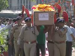 J&K Jail DG Murder Case : ਬੇਟੇ ਹੇਮੰਤ ਲੋਹੀਆ ਦੀ ਅੰਤਿਮ ਵਿਦਾਈ 'ਚ ਮਾਂ ਰੋਂਦੇ ਹੋਏ ਬੋਲੀ - 'ਕੀ ਬਿਗਾੜਿਆ ਸੀ'