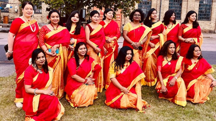 সারা বছর বিভিন্ন কাজে তুমুল ব্যস্ত থাকতে হয় সবাইকে। তার মধ্যেই সকলে সময় বের করেছেন বাঙালির অন্যতম শ্রেষ্ঠ উৎসবের জন্য। পুজোর আয়োজনের পাশাপাশি চলেছে ফটোসেশনও।