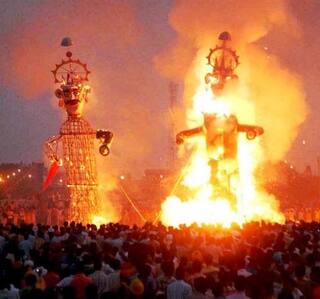 Dussehra 2022: દશેરા પર બની રહ્યો છે આ શુભ યોગ, રાવણ દહન બાદ કરો આ કામ, થશે આકસ્મિક ધનલાભ
