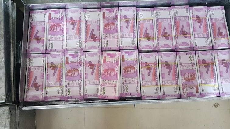 Fake notes worth Rs 317 crore seized from three cities of Mumbai and Gujarat Fake Currency Seized: ਮੁੰਬਈ ਤੇ ਗੁਜਰਾਤ ਦੇ ਤਿੰਨ ਸ਼ਹਿਰਾਂ 'ਚੋਂ ਜ਼ਬਤ ਕੀਤੇ ਗਏ 317 ਕਰੋੜ ਰੁਪਏ ਦੇ ਨਕਲੀ ਨੋਟ