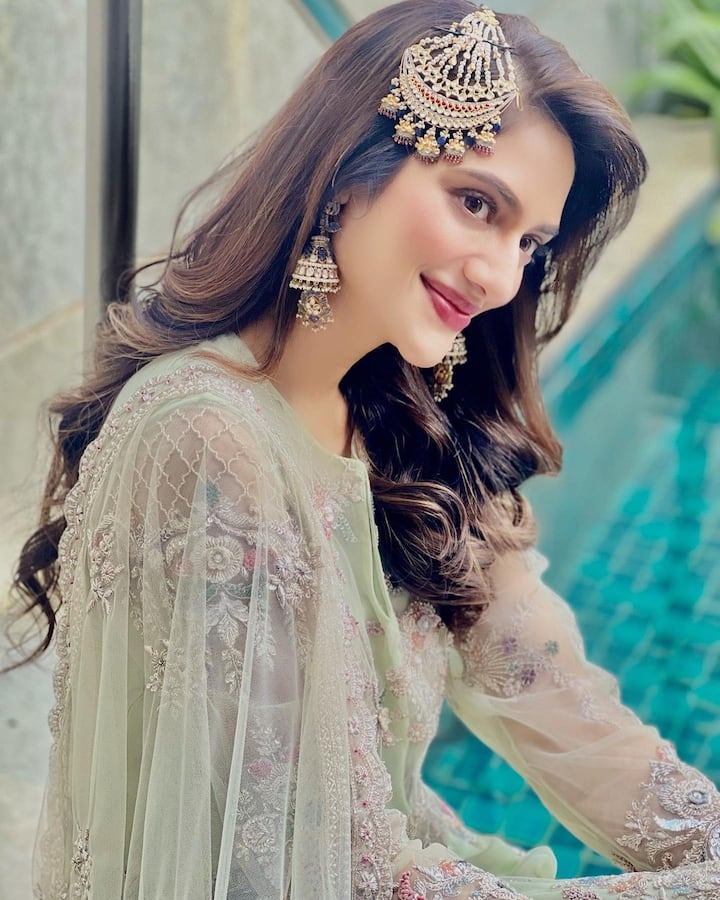 नुसरत जहां (Nusrat Jahan) की सोशल मीडिया पर जबरदस्त फैन फॉलोइंग है. एक्ट्रेस भी आए दिन इंस्टाग्राम पर अपनी पोस्ट शेयर कर सुर्खियां बटोरती हैं.