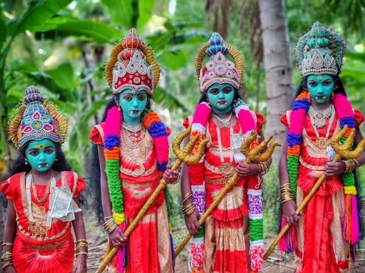 குலசையில் லட்சக்கணக்கில் குவியும் பக்தர்கள்......ஓம் காளி, ஜெய் காளி கோஷங்கள் முழங்க இன்றிரவு சூரசம்ஹாரம்