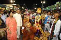 Tirumala Photos: అశ్వ వాహన సేవలో మాజీ సీజేఐ జస్టిస్ ఎన్వీ రమణ