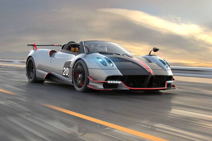 Pagani Huayra : इस कार की टॉप स्पीड 383 kmph की है. इस कार में 6.0 L ट्विन टर्बो V12 इंजन 720 hp की पावर देता है. 7 गियर वाली ये कार 28 सेकंड में अपनी स्पीड पकड़ने की क्षमता रखती है.