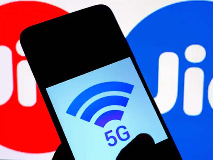 Jio 5G service started, know how to connect your phone with free 5G service  Jio 5G: जियो 5जी सेवा शुरू, जानें फ्री 5G से कैसे फोन को कनेक्ट करें इन चार शहरों में रहने वाले यूजर्स