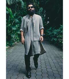 Vikram :  சோழா சோழா...நடிகர் விக்ரமின் அசத்தல் போட்டோஷூட் !