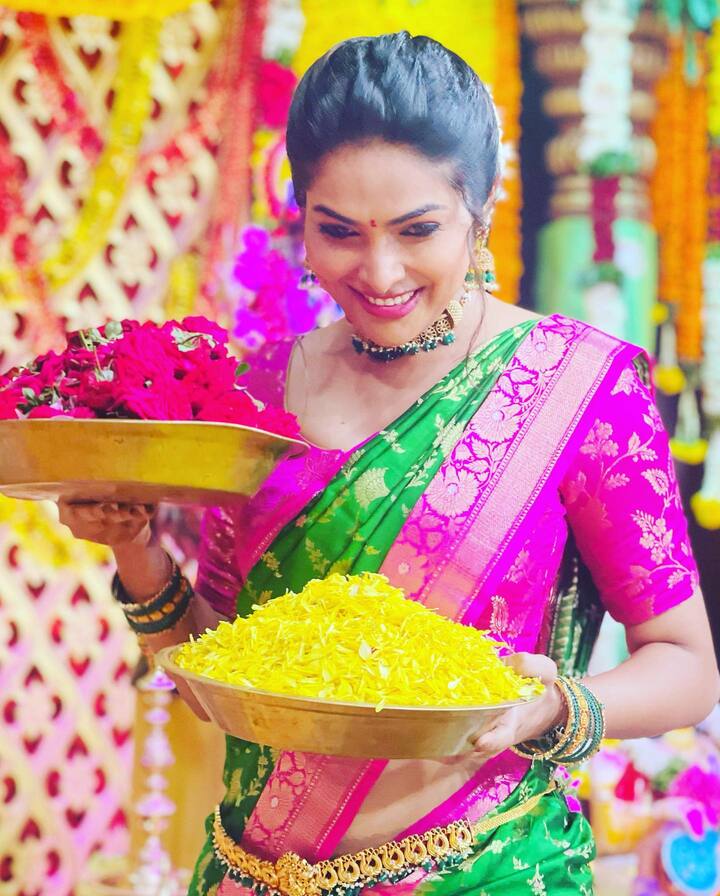 మెగాస్టార్ చిరంజీవి నటించనున్న భోళా శంకర్ సినిమాలో ఛాన్స్ కొట్టేసింది. Image Credit: Divi Vadthya/ Instagram