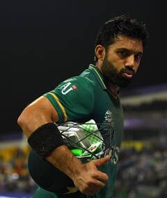 T20 Ranking: মাত্র ১৬ পয়েন্টে পিছিয়ে দুইয়ে সূর্যকুমার, টি-টোয়েন্টিতে বিশ্বের সেরা ব্যাটার কে?