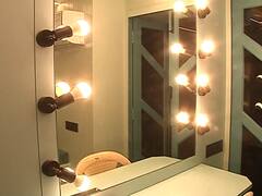 PHOTO : बीकेसी मैदानात मुख्यमंत्र्यांसाठी व्हॅनिटी व्हॅन सज्ज