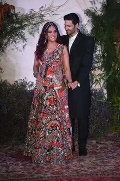 Richa Chadha-Ali Fazal: ਰਿਚਾ ਚੱਢਾ ਤੇ ਅਲੀ ਫ਼ਜ਼ਲ ਨੇ ਰਿਸੈਪਸ਼ਨ ਤੋਂ ਬਾਅਦ ਪੱਤਰਕਾਰਾਂ ਨੂੰ ਦਿੱਤੇ ਸਪੈਸ਼ਲ ਗਿਫ਼ਟ, ਫ਼ੋਟੋਆਂ ਹੋਈਆਂ ਵਾਇਰਲ