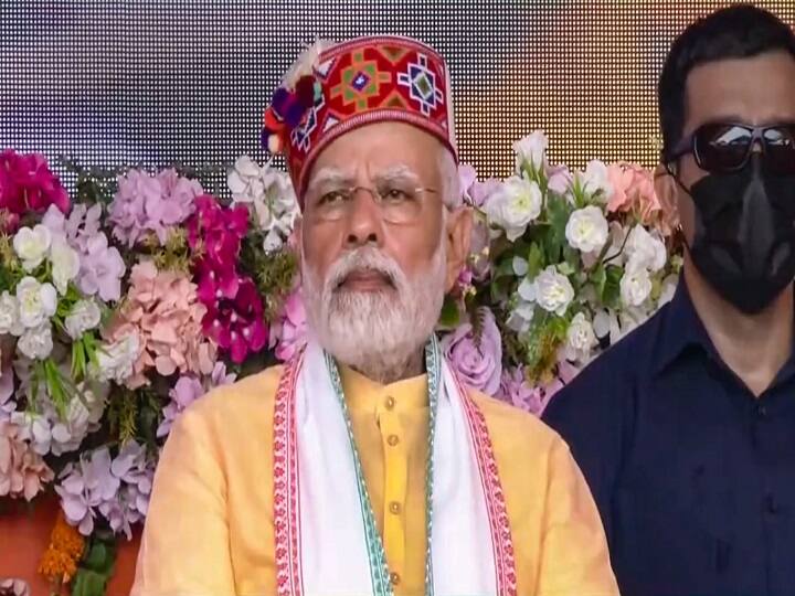 PM Modi Kullu Dussehra Festival poll-bound Himachal Pradesh AIIMS Bhuntar Airport Bilaspur Anurag Thakur BJP PM Modi Attends International Kullu Dussehra Festival, Pays Visit To Shri Raghunath Ji's Rath