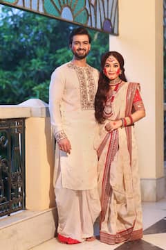 Rudrajit Promita: লাল সাদা সাজে রঙমিলান্তি, দশমীতে রুদ্রজিৎ-প্রমিতার সিঁদুরখেলা