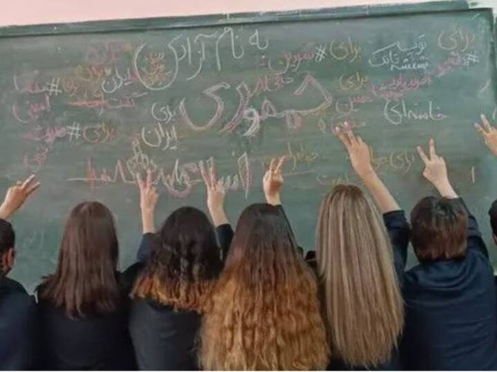 School girls also participated in  hijab protest movement in Iran, President Ibrahim Raisi said this big thing Anti -Hijab Protest: ईरान में हिजाब विरोध आंदोलन में स्कूली छात्राएं भी हुईं शामिल, राष्ट्रपति इब्राहिम रायसी ने कही ये बड़ी बात