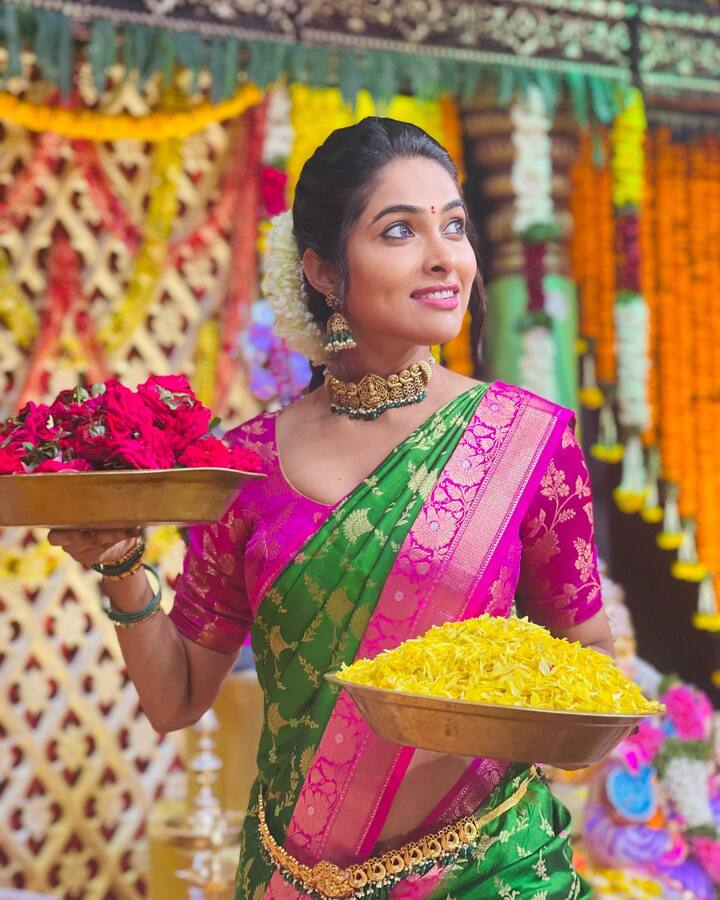 దివి అందమైన ఫోటోలు. Image Credit: Divi Vadthya/ Instagram