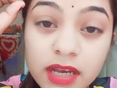 छतरपुर के मंदिर में लड़की ने डांस करते हुए बनाई रील, गृहमंत्री के आदेश पर दर्ज हुई एफआईआर