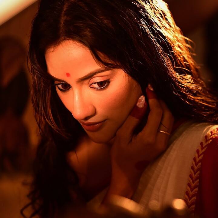 नुसरत जहां के सोशल मीडिया पोस्ट का उनके फैंस बेसब्री से इंतजार करते हैं, यही वजह है कि जैसे ही वो अपनी कोई पोस्ट शेयर करती हैं वो फौरन वायरल हो जाती हैं.