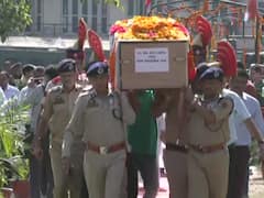 बेटे हेमंत लोहिया की अंतिम विदाई में फफक-फफक कर रोई मां, बोलीं- 'क्या बिगाड़ा था'