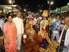 Tirumala Photos: అశ్వ వాహన సేవలో మాజీ సీజేఐ జస్టిస్ ఎన్వీ రమణ