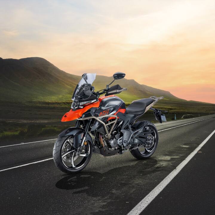 Prices start at Rs 3.3 lakh for the 350R and the 350X meanwhile is priced at Rs 3.35 lakh while the GK350 starts at Rs 3.37 lakh. The 350T also starts at Rs 3.37 lakh along with the ADV version coming in at 3.57 lakh starting. (Source: Somnath Chatterjee)