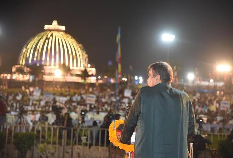 The presence of millions of Buddhist followers celebrated the 66th Dhamma Chakra Pravartan Day बुद्धाचे तत्वज्ञान विश्वकल्याणाचे, नितीन गडकरी यांचे प्रतिपादन ; लाखो बौद्ध अनुयायांच्या उपस्थिती 66 वा धम्मचक्रप्रवर्तन दिन साजरा